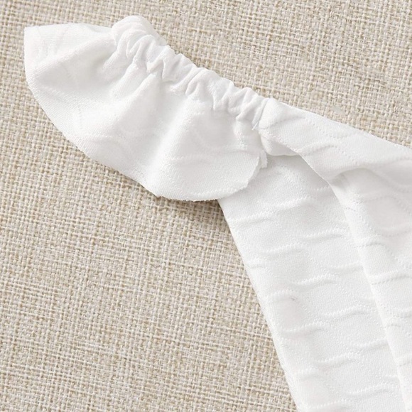 Textured Ruffle Triangle Bikini Swimsuit - Picture 4 of 9